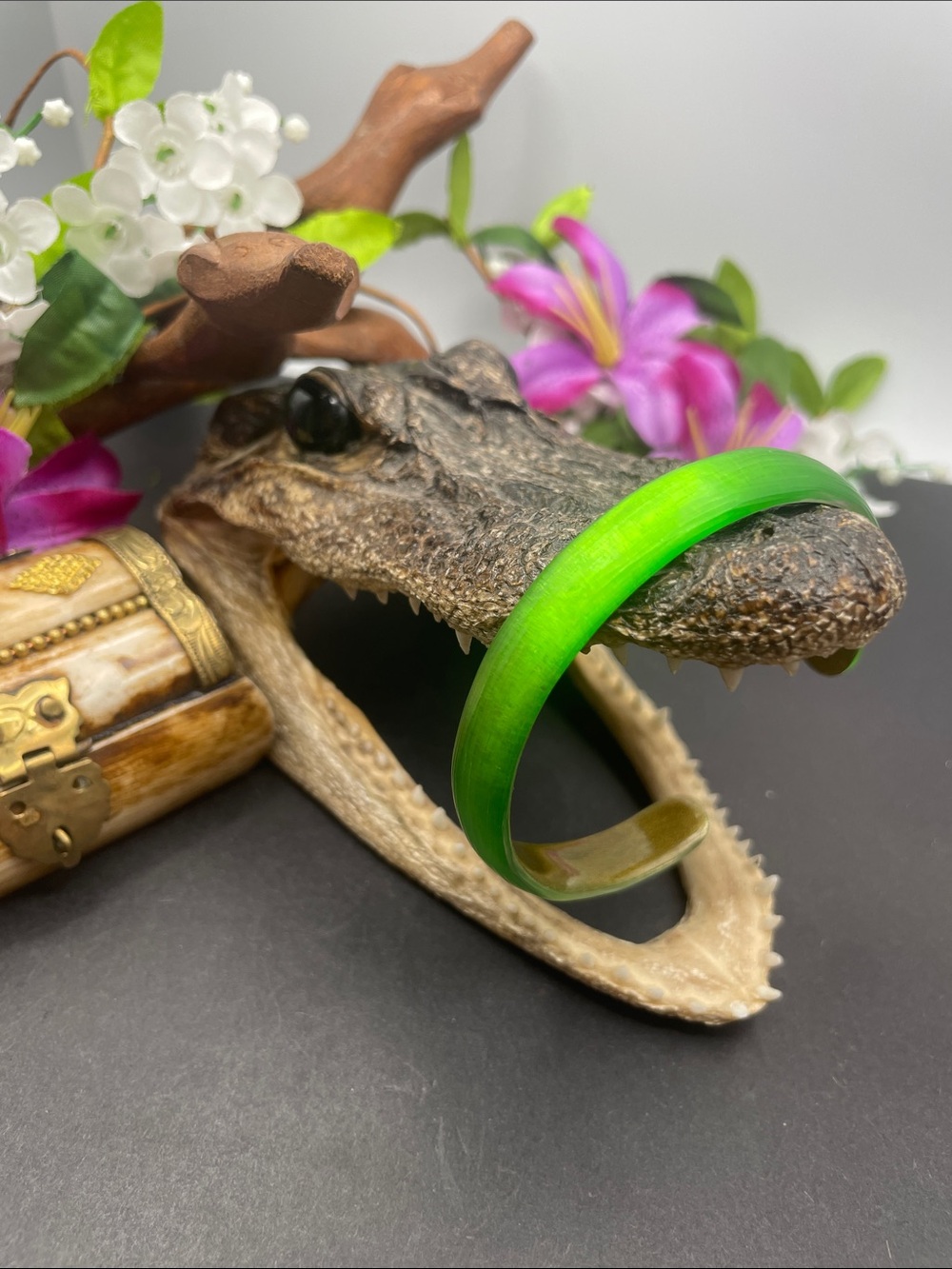 Alexis Bittar green textured lucite cuff vintage